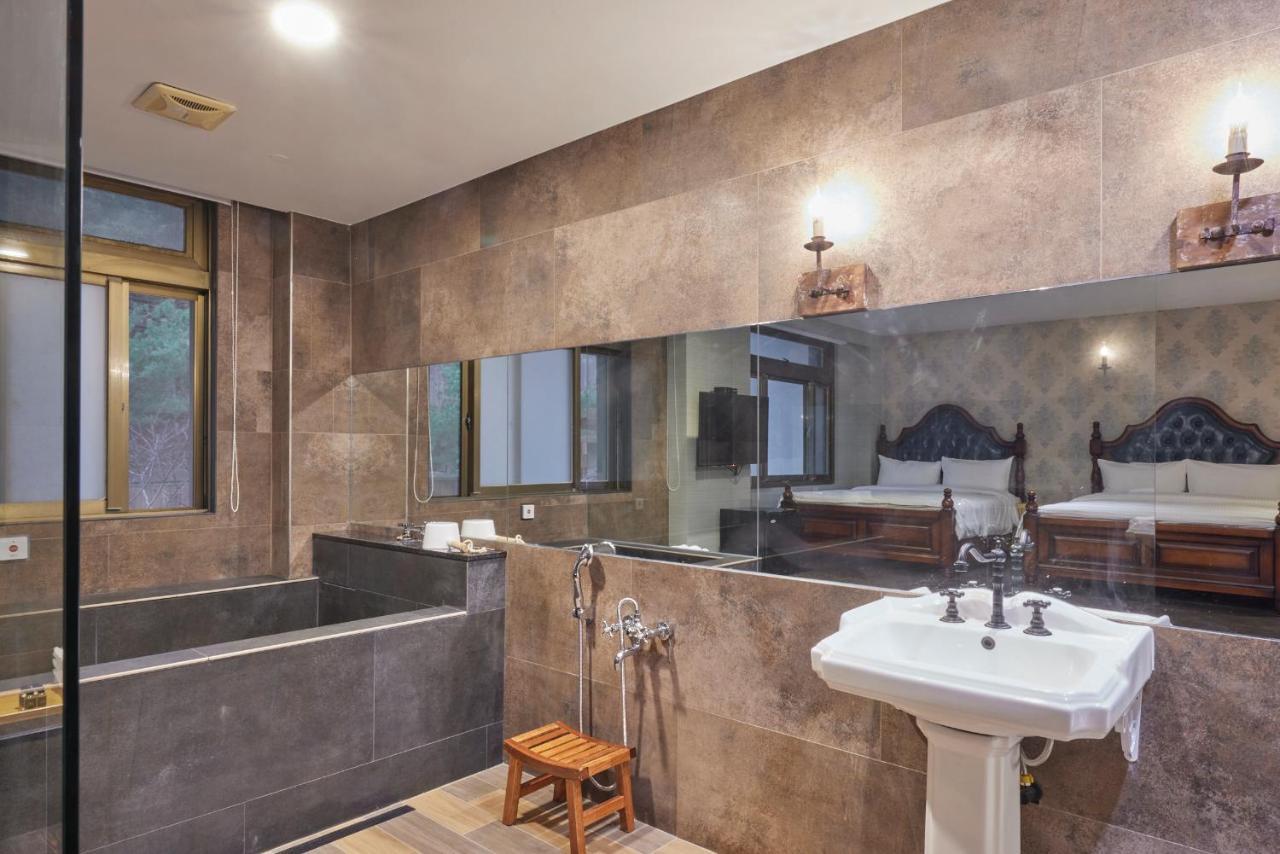 Kyokusui Hotspring Hotel تايبيه المظهر الخارجي الصورة